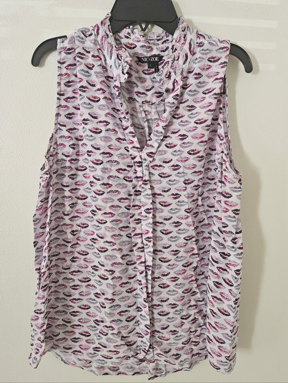 NIC+ZOE Sleeveless Lipstick Print Blouse Size Large